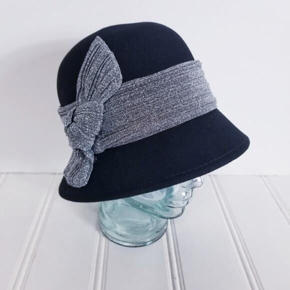 SCALA NWT Women's 100% Wool Winter Bucket Hat Black with Silver Bow One Size - Picture 1 of 4